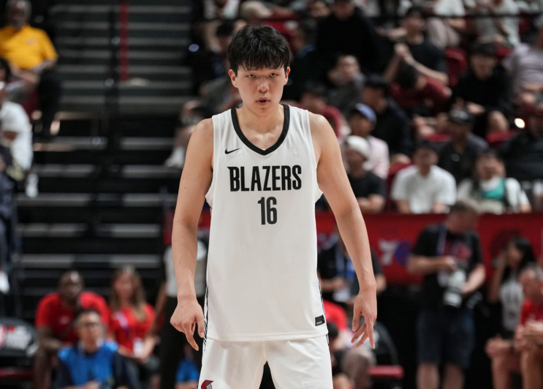 你真让他打亚洲杯啊，中国球迷分两派了！